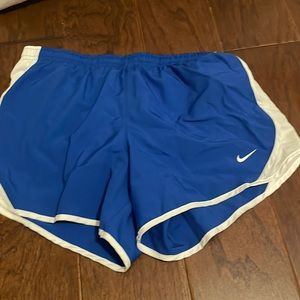 girls nike shorts